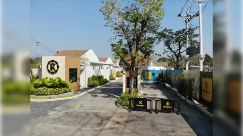 Rungtiva Private Pool Villas